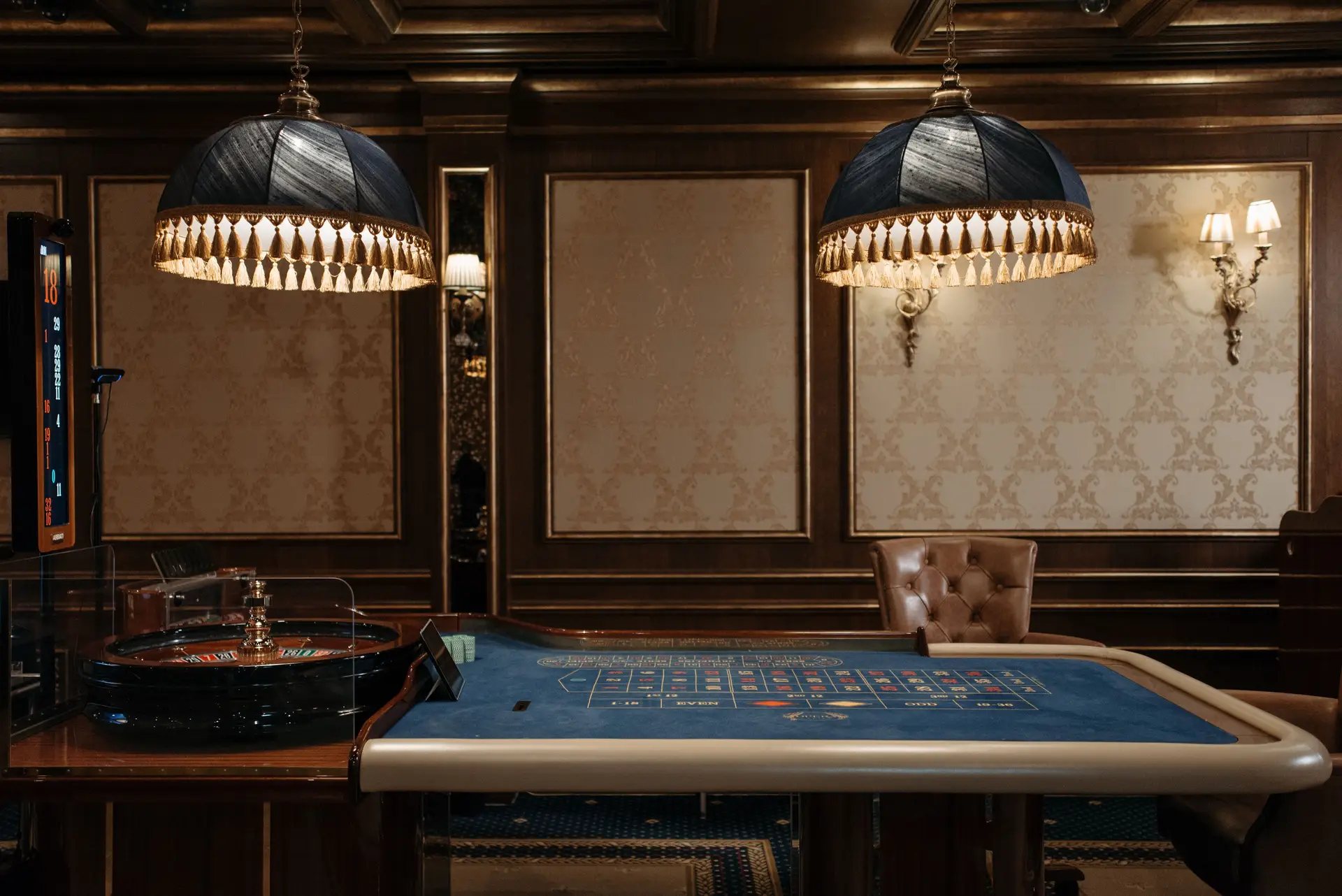 Intérieur luxueux du casino Valverianprestigehall avec table de roulette traditionnelle