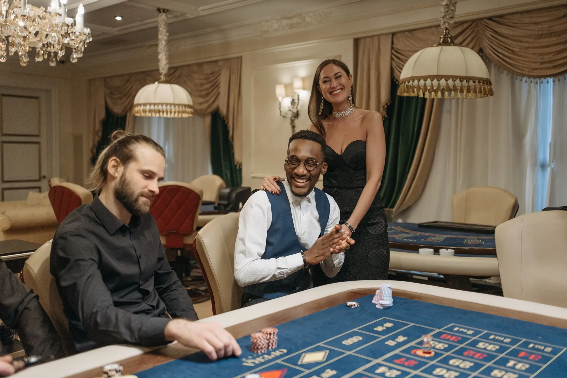 Ambiance de jeu nocturne élégante